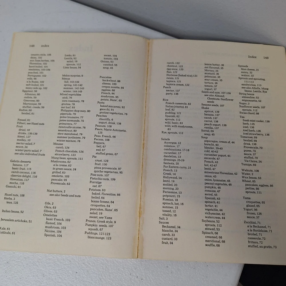 The New French Gourmet Vegetarian Cookbook‎ Rosine Claire Vintage 1975 Paperback